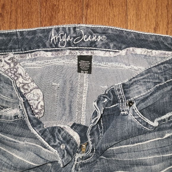 Ariya Jeans Fringed Hem Size 11/12 - Picture 5 of 7